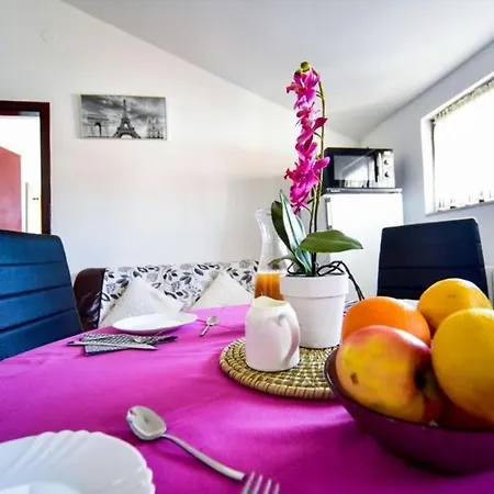 Apartamento Ivan Z2 - 250 M From